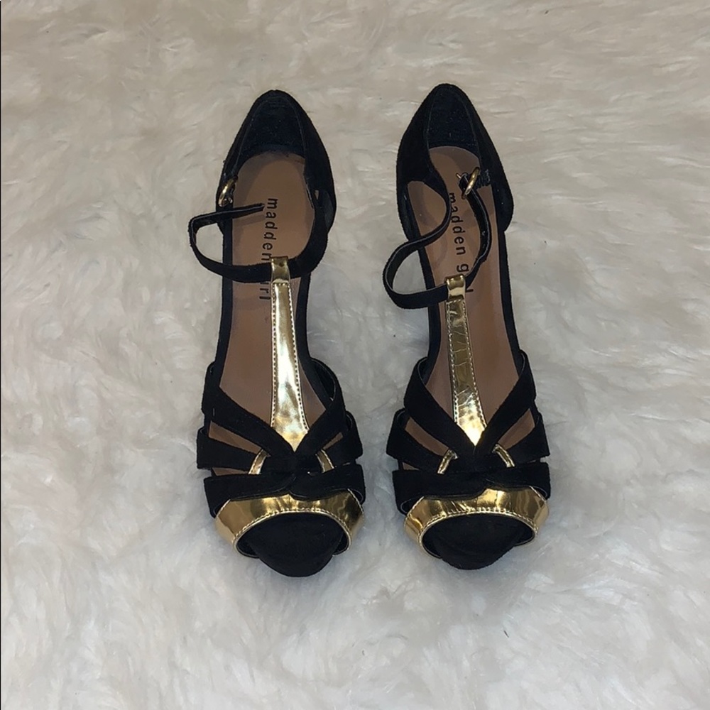 Four inch heels! Women’s size 7